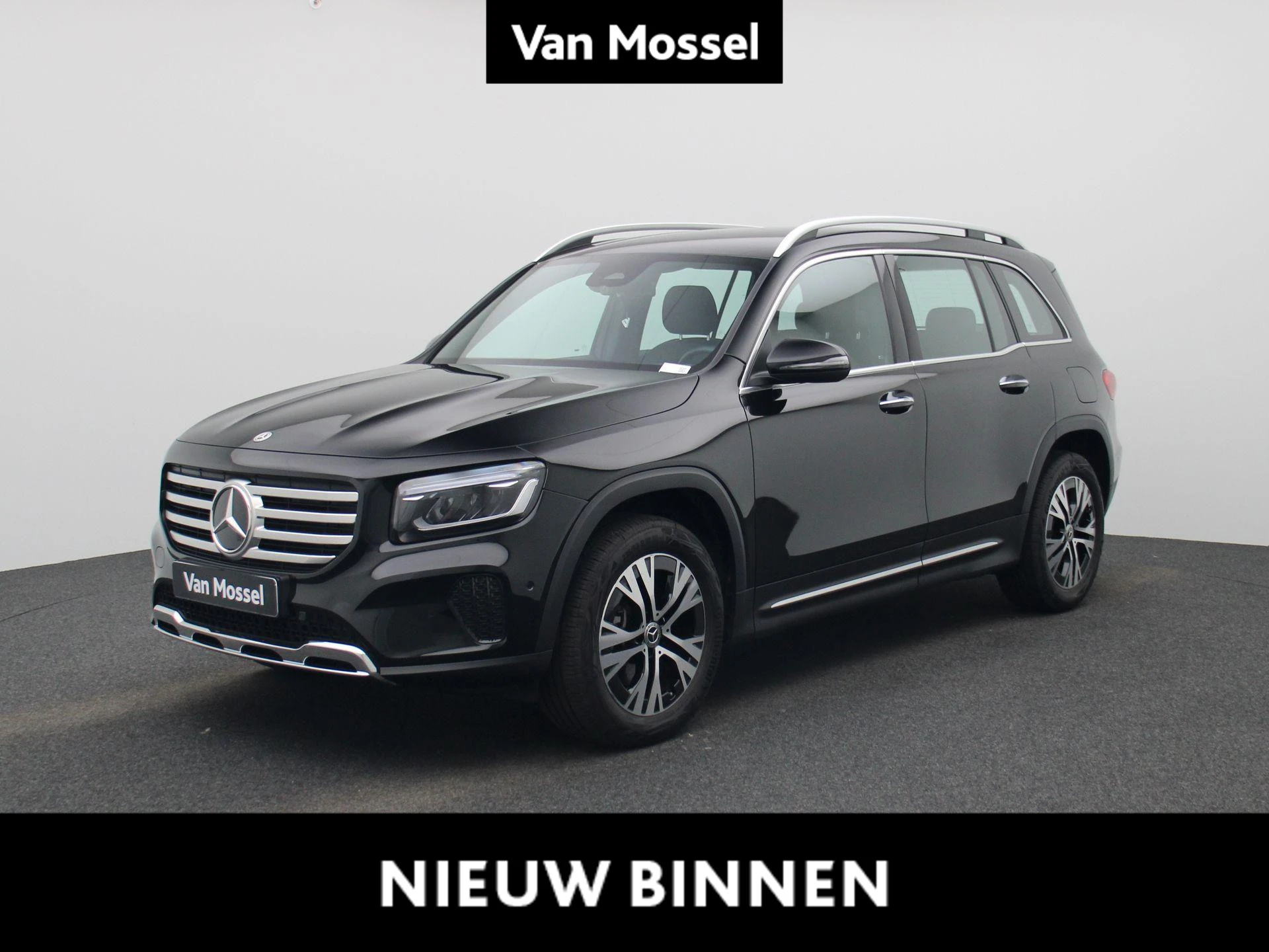 Mercedes-Benz-GLB-image-0