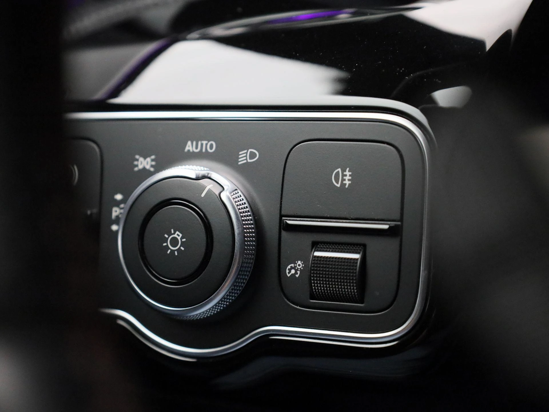 Mercedes-Benz-CLA-image-27