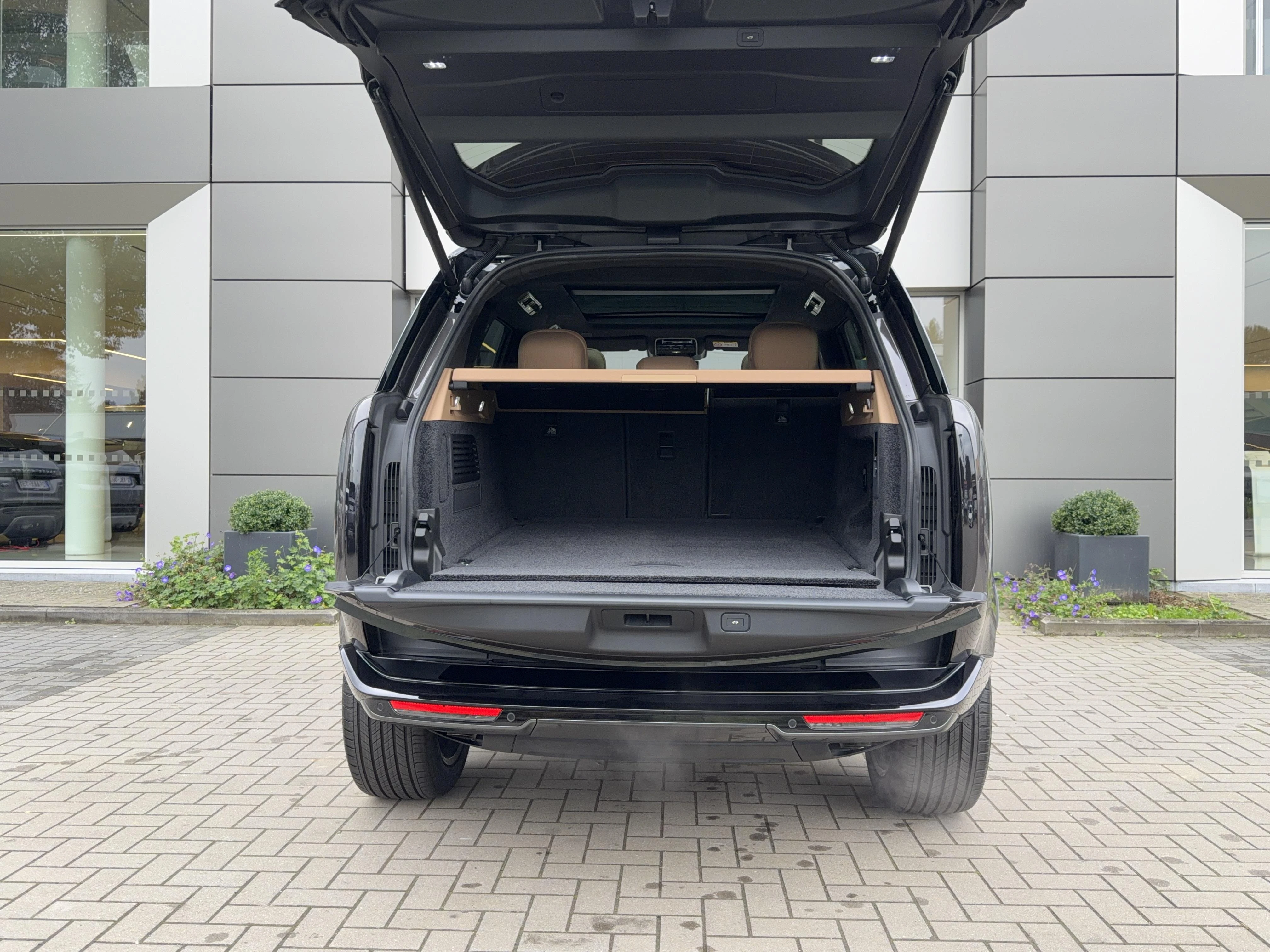 Land Rover-Range Rover-image-6