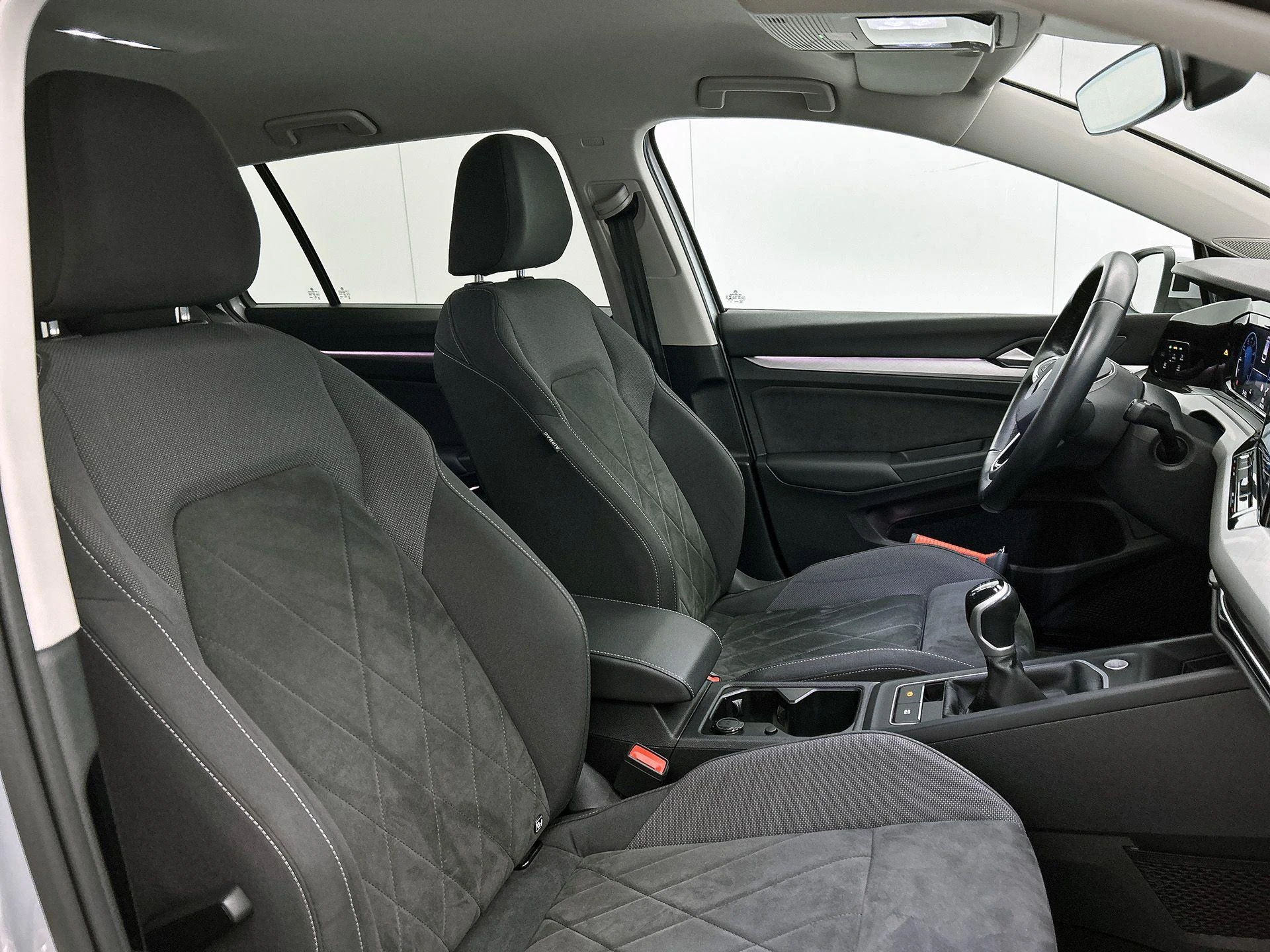 Volkswagen-Golf-image-33