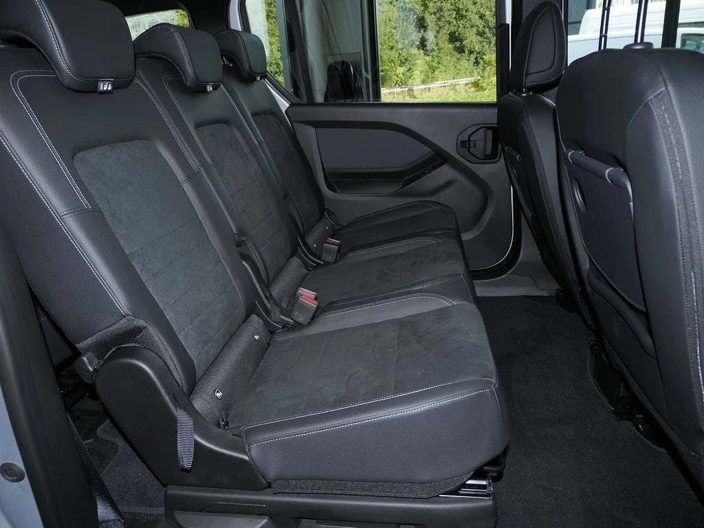 Mercedes-Benz-T-Klasse 180-image-12