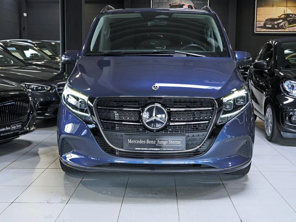 Mercedes-Benz-V-Klasse 220-image-2