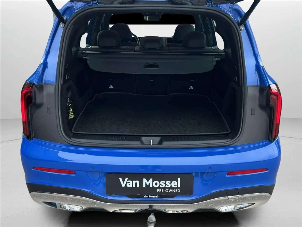 Mercedes-Benz-GLB-image-24
