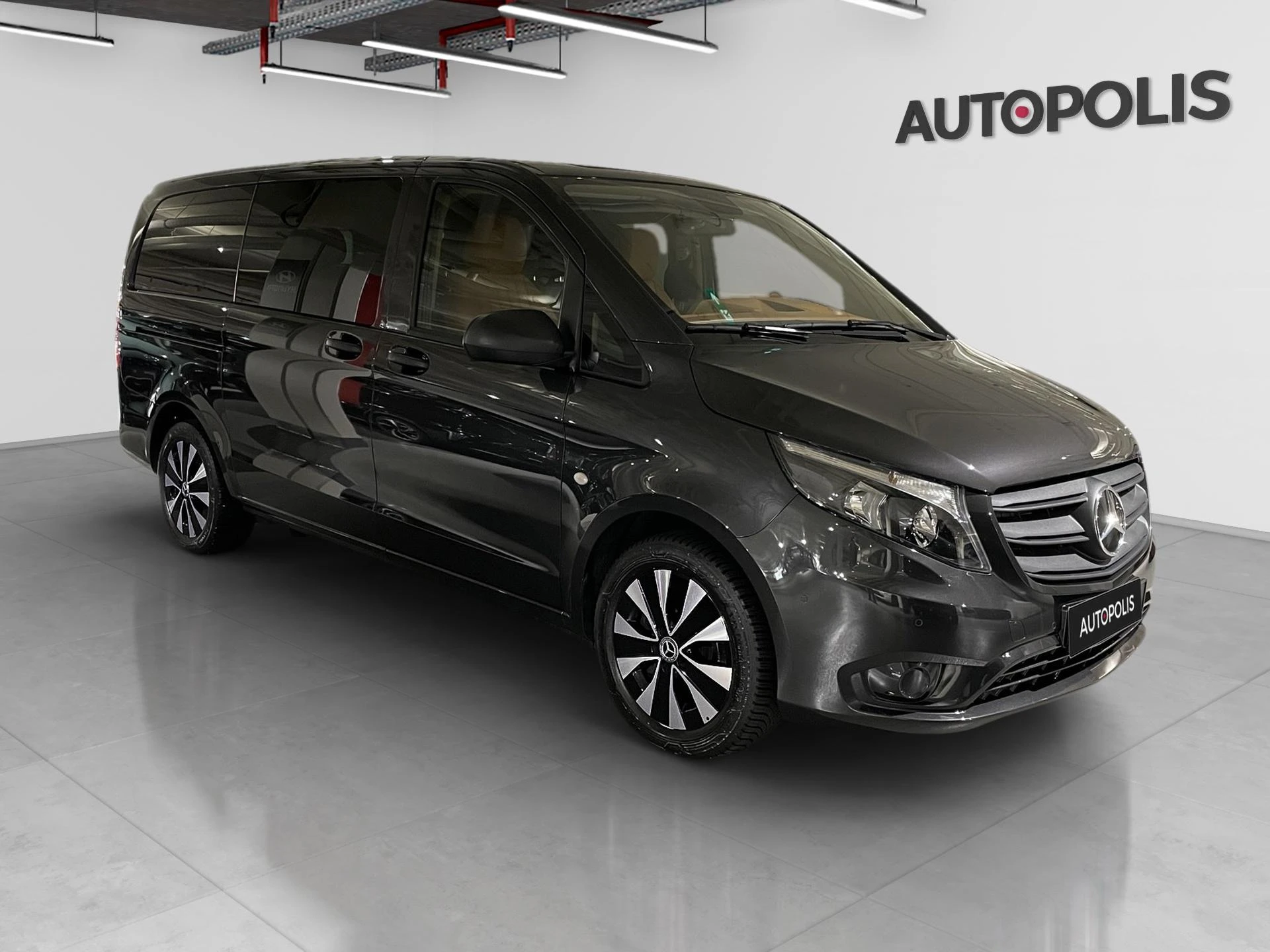 Mercedes-Benz-Vito-image-22