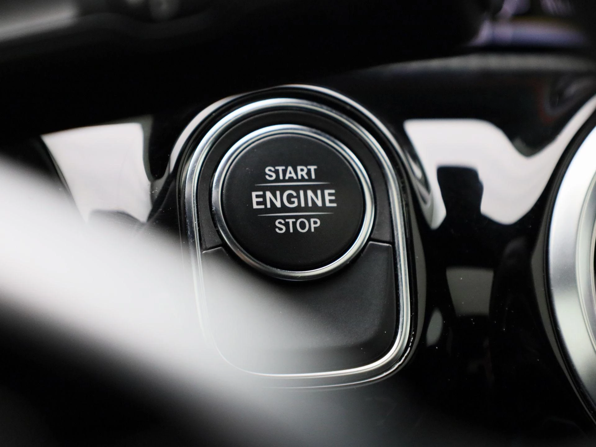 Mercedes-Benz-CLA-image-28