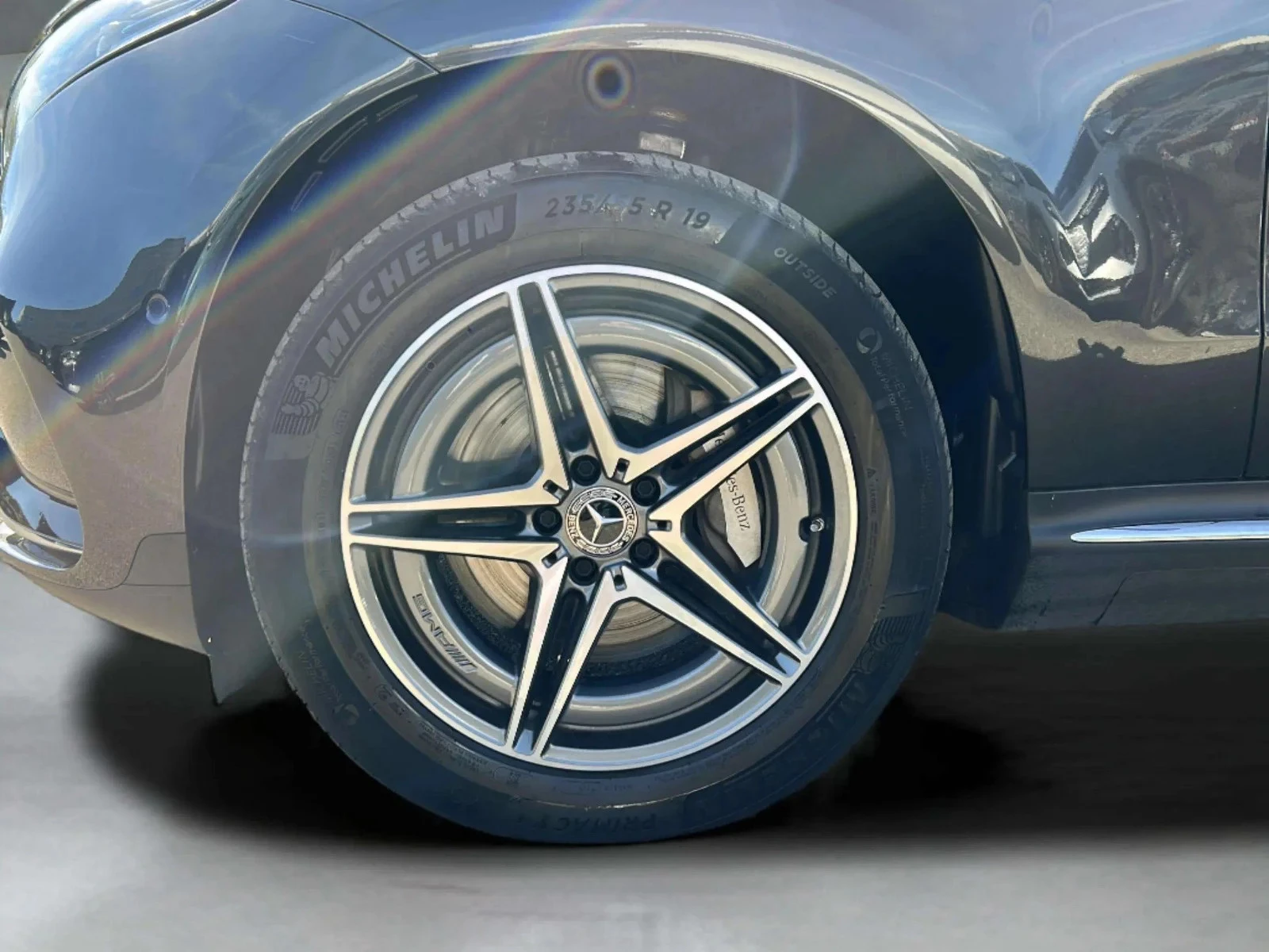 Mercedes-Benz-EQC-image-8