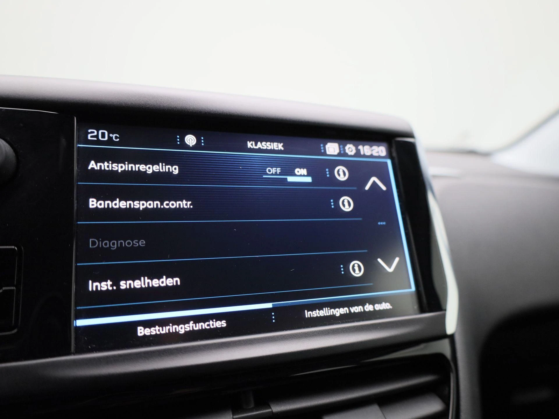 Peugeot-208-image-23