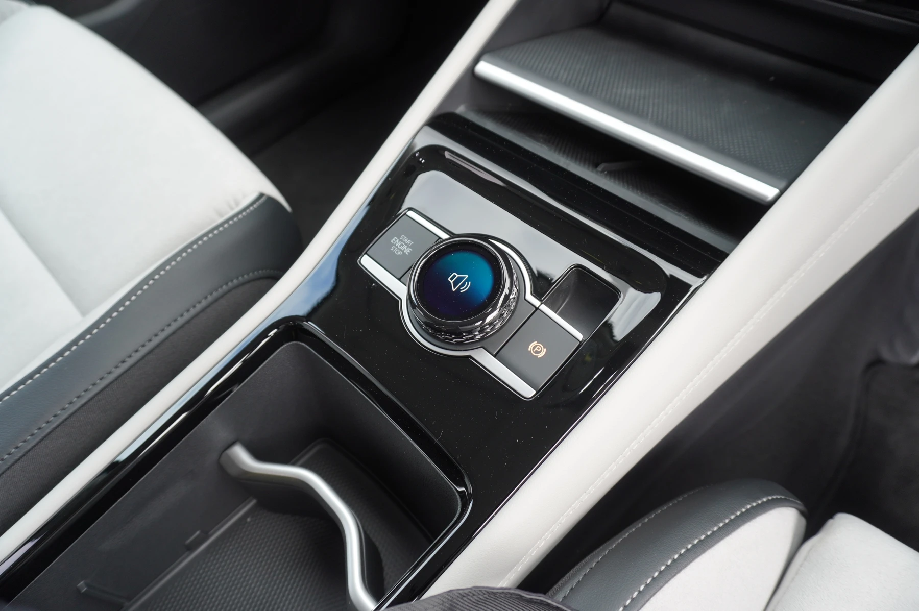Volkswagen-Tiguan-image-36