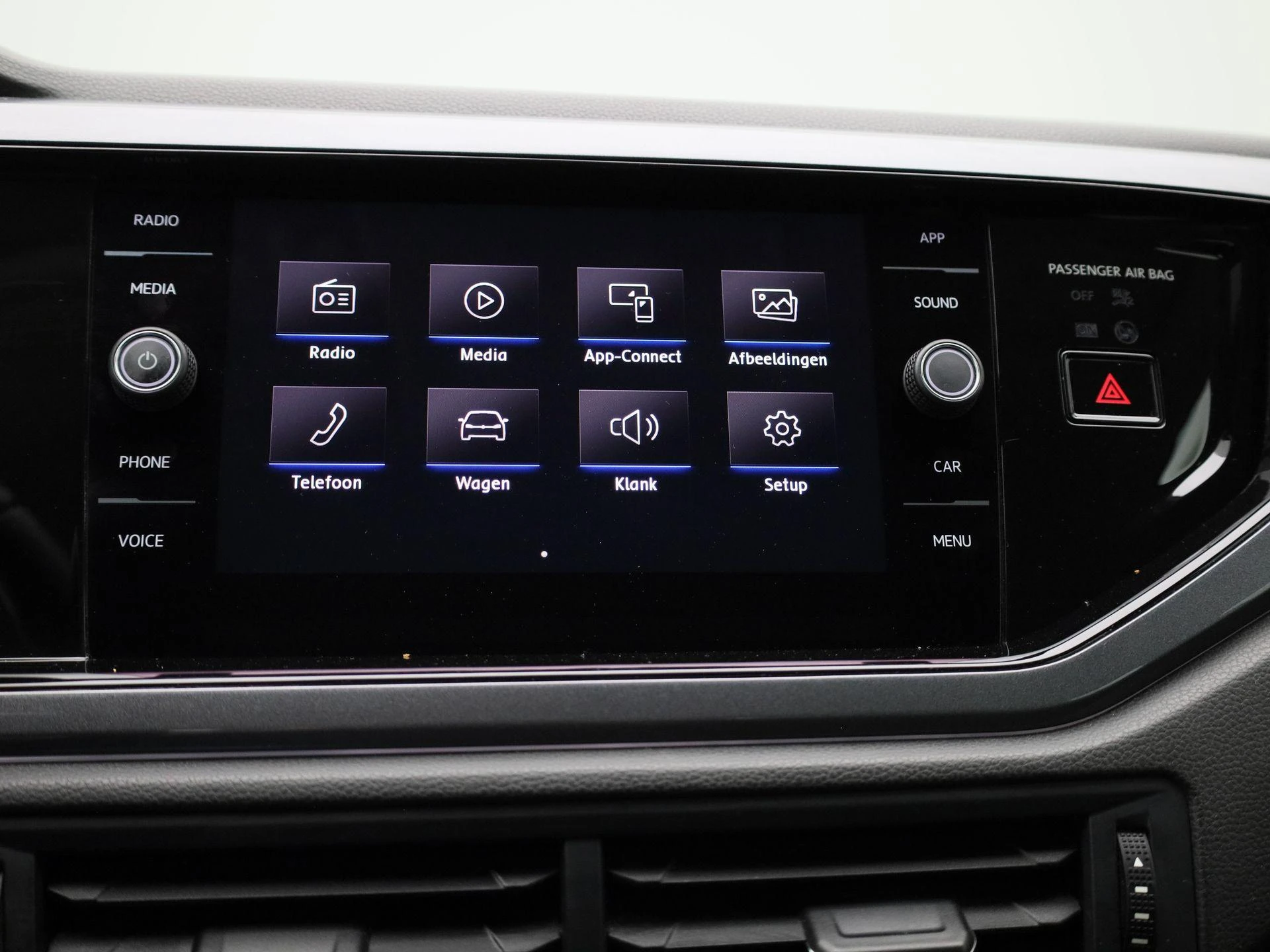 Volkswagen-Polo-image-25