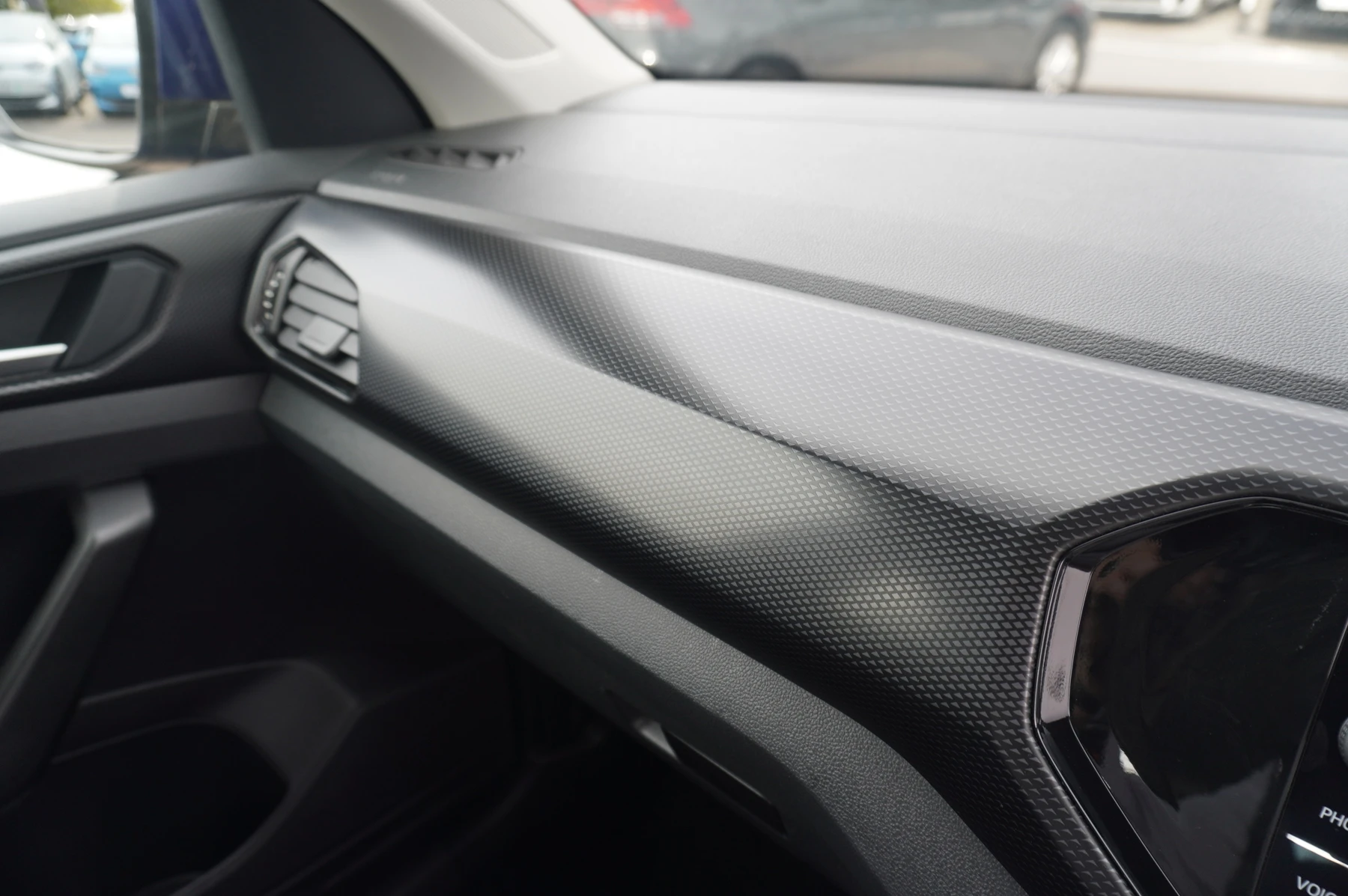Volkswagen-T-Cross-image-27