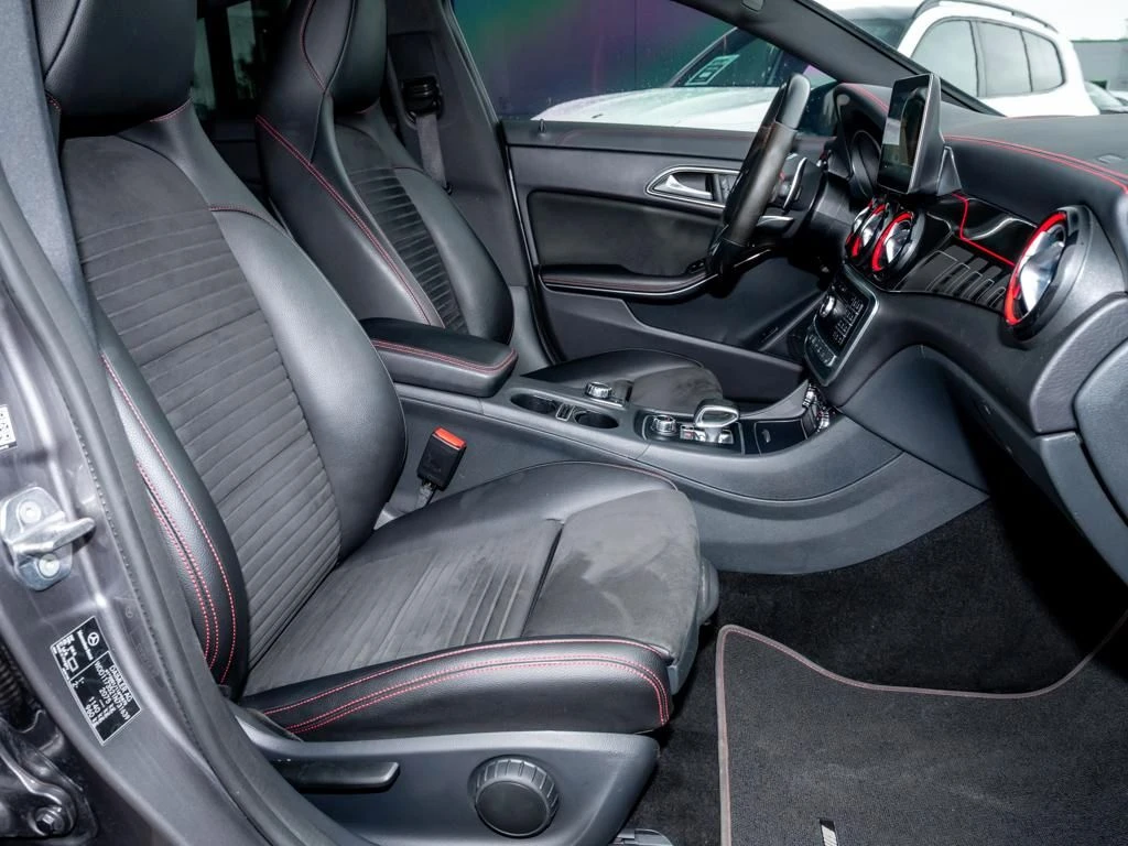 Mercedes-AMG-CLA 45 AMG-image-10