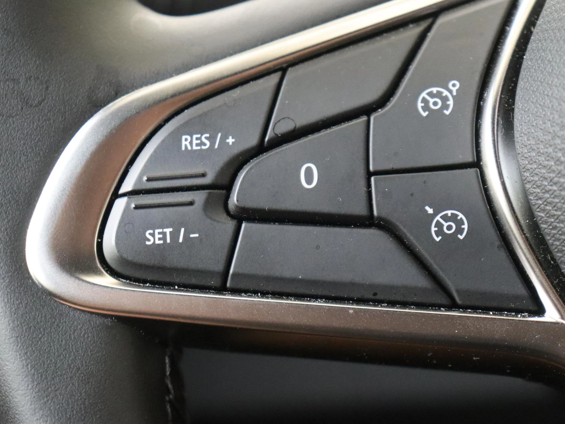 Renault-Clio-image-11
