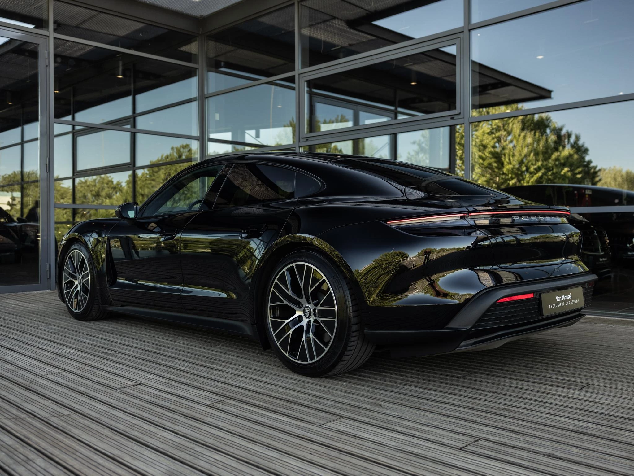 Porsche Taycan Performance 84 kWh