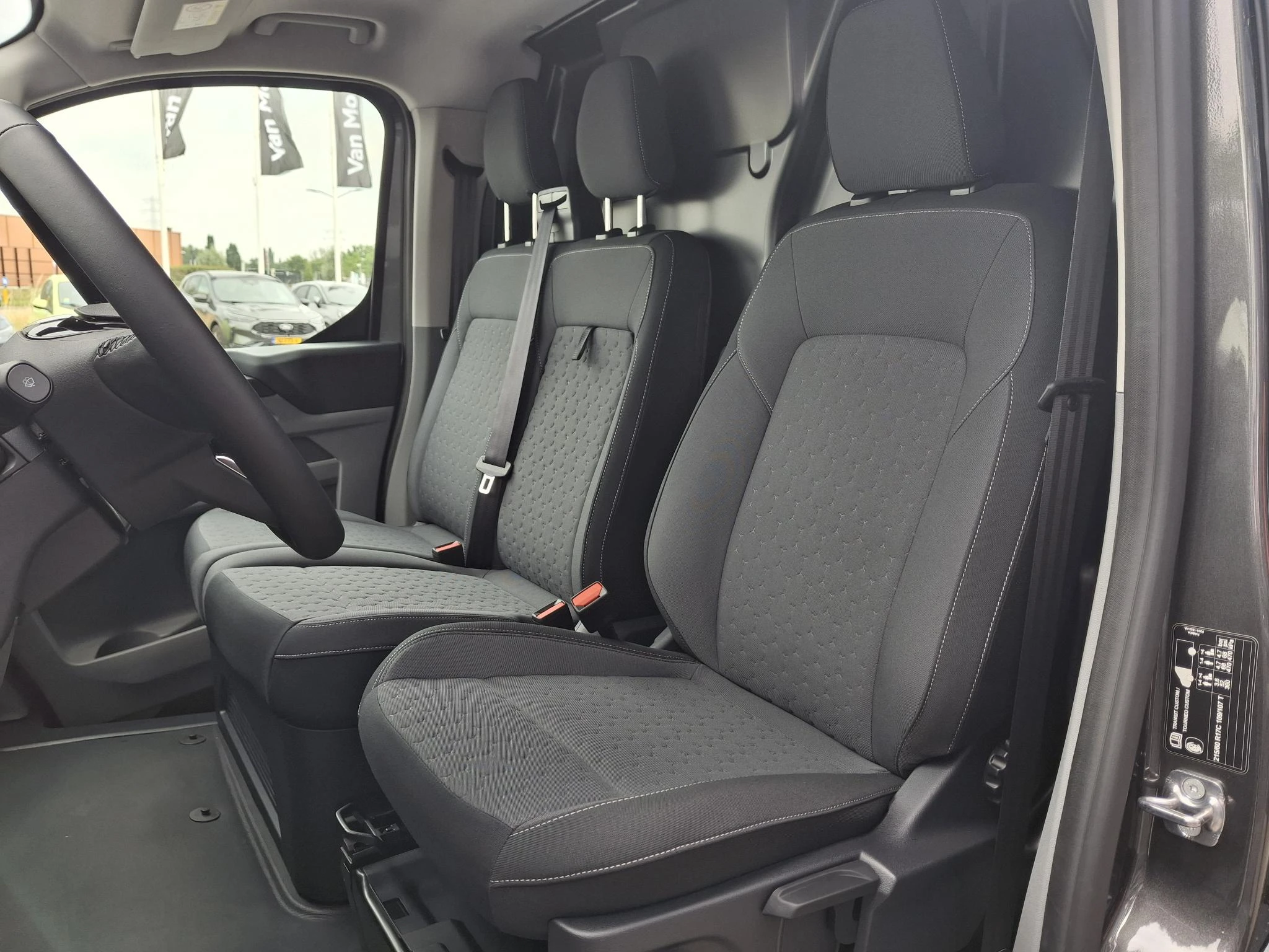Ford E-Transit Custom L2 Limited 71 kWh