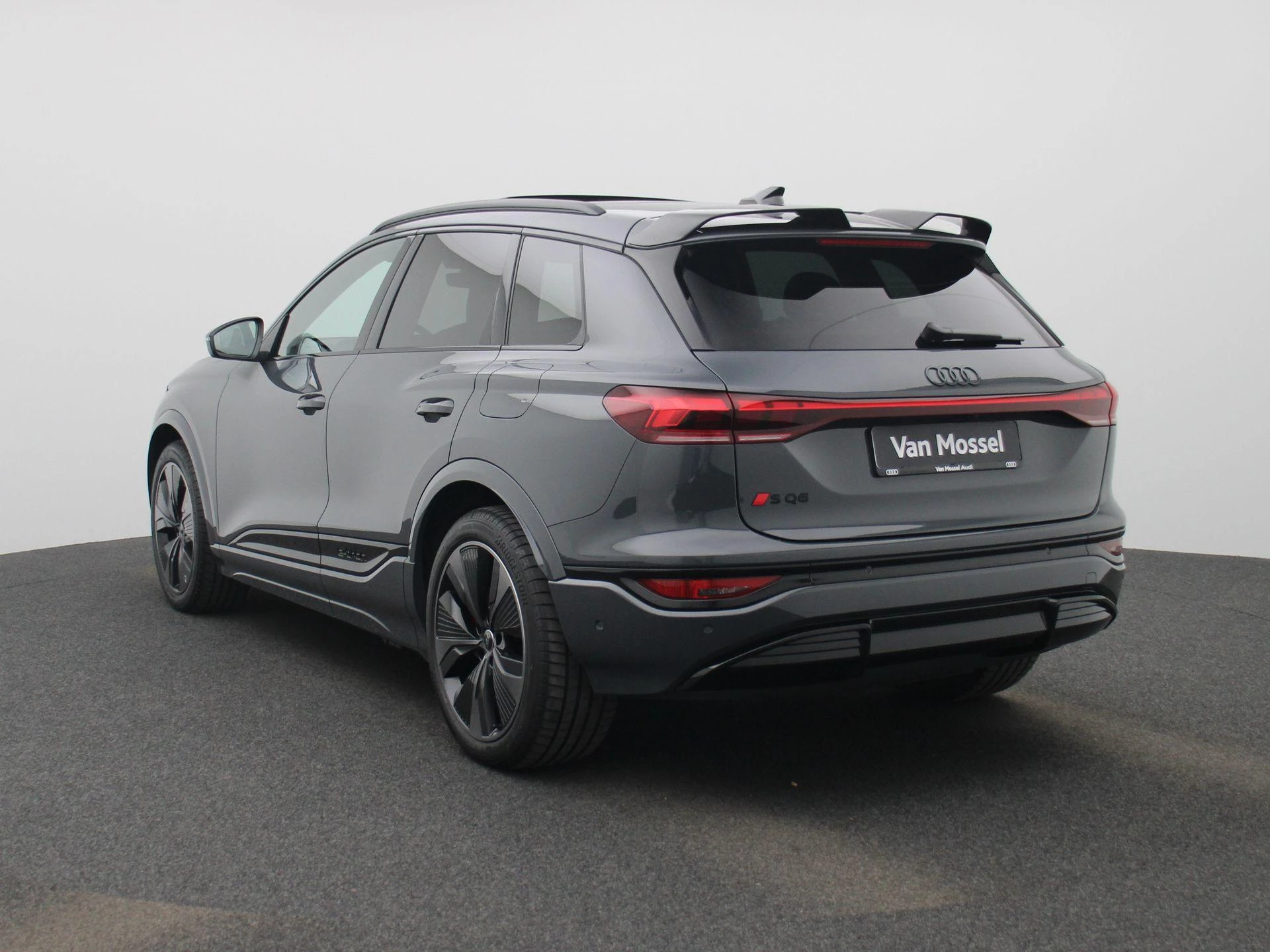 Audi-Q6 e-tron-image-2