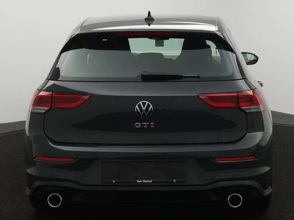 Volkswagen-Golf-image-6