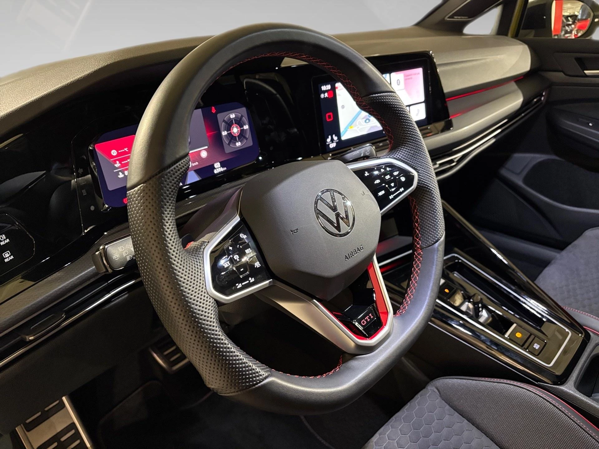 Volkswagen-Golf-image-7