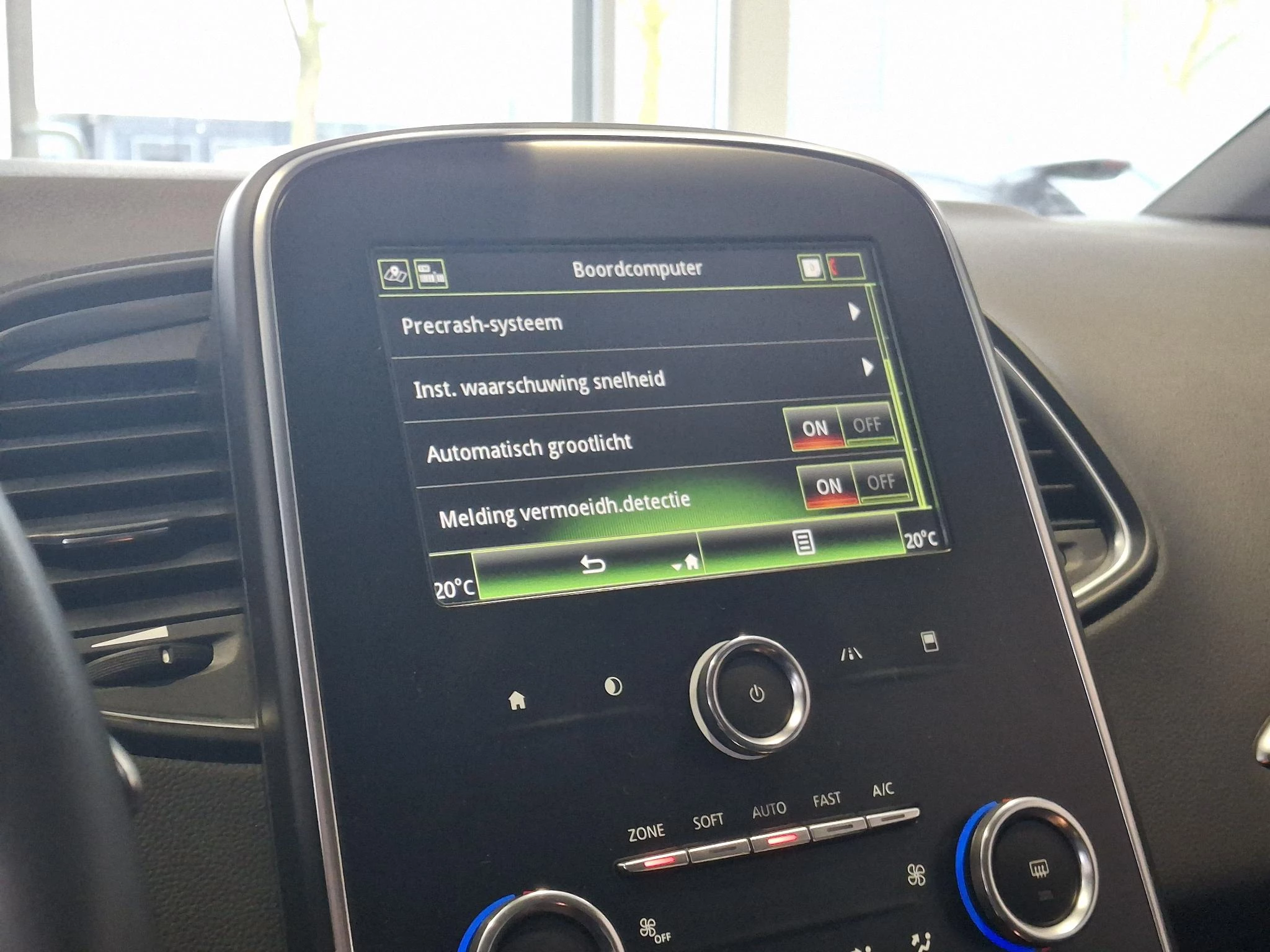 Renault-Grand Scénic-image-15