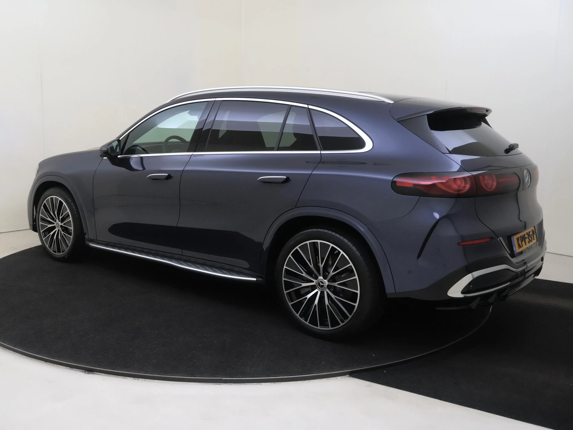 Mercedes-Benz-GLC-image-2