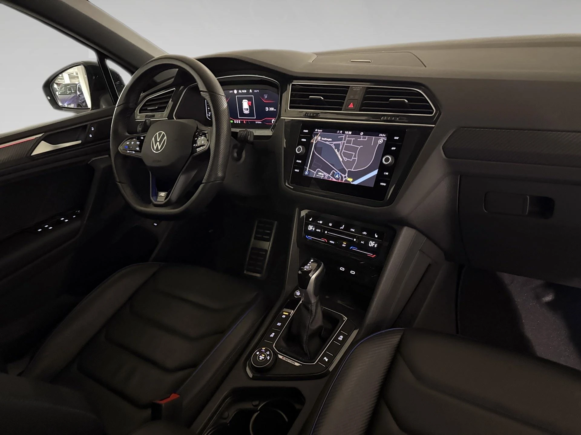 Volkswagen-Tiguan-image-6
