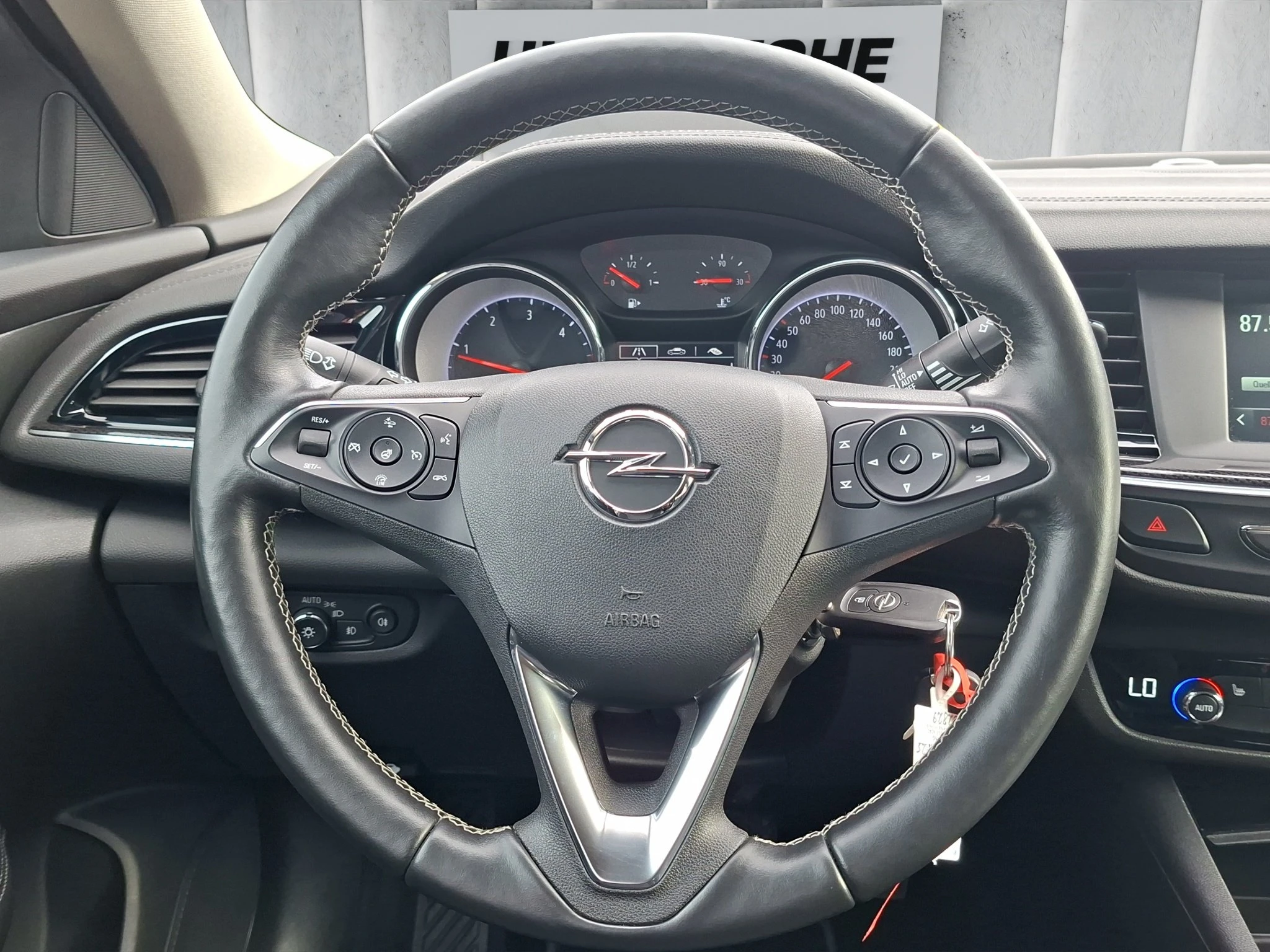 Opel-Insignia-image-12