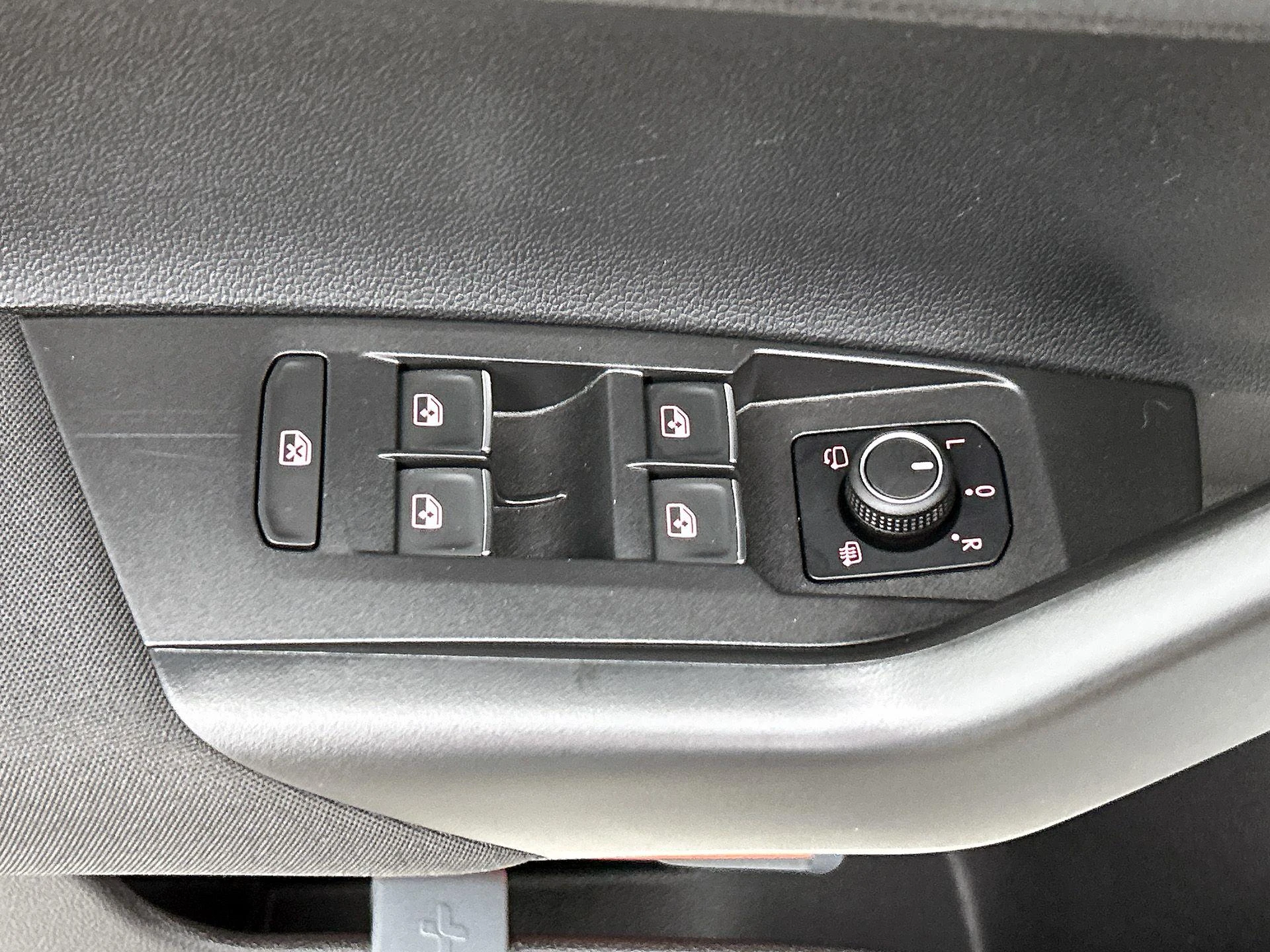 Volkswagen-Polo-image-32