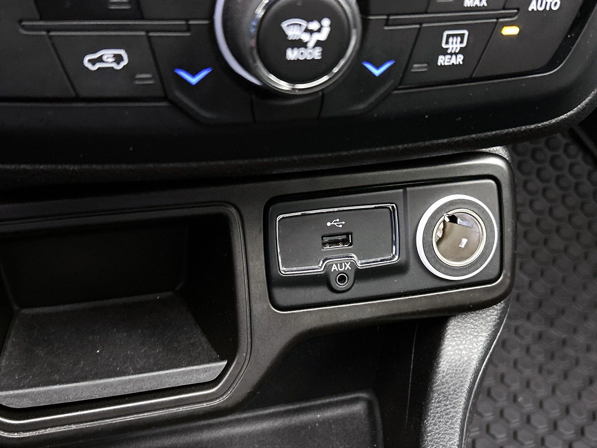 Jeep-Renegade-image-34