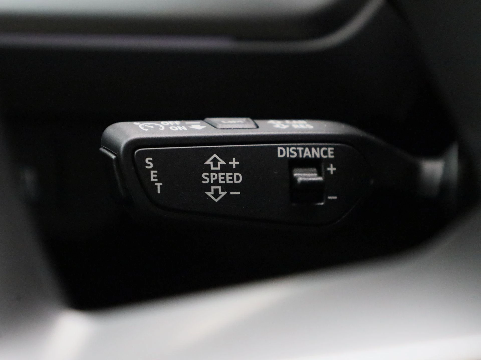 Audi-Q4 e-tron-image-20