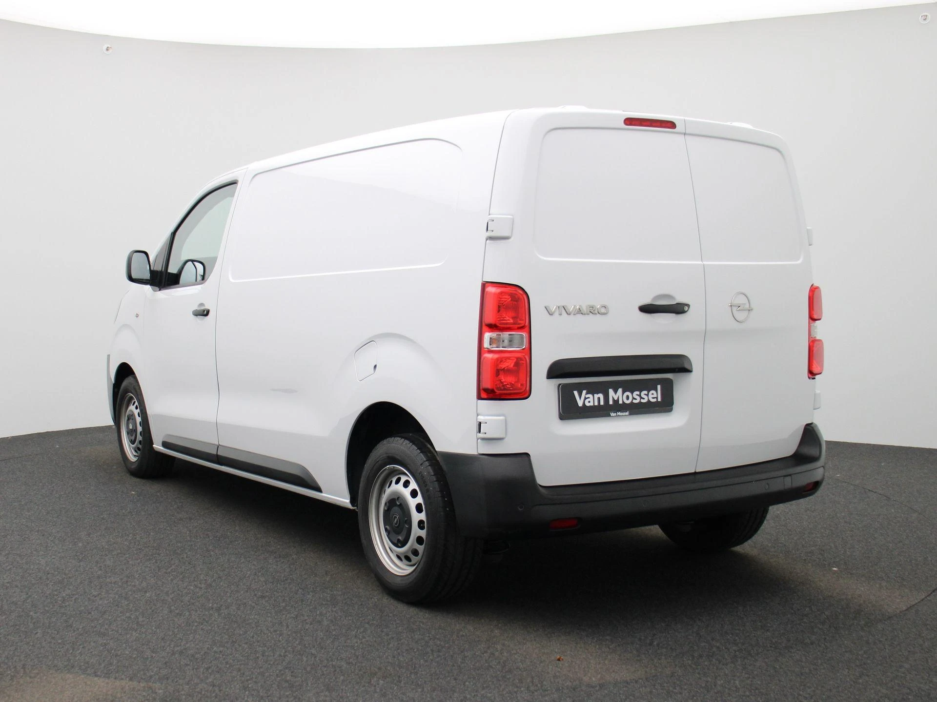 Opel-Vivaro-image-1