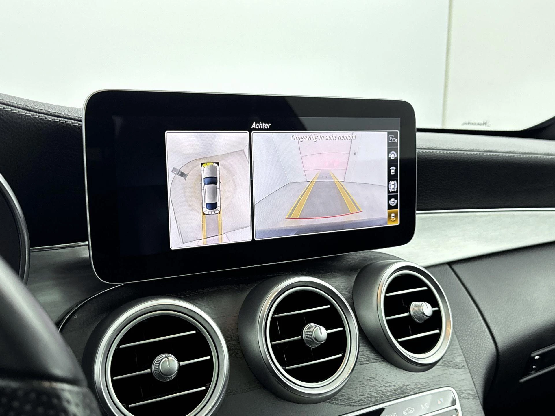 Mercedes-Benz-C-Klasse-image-24