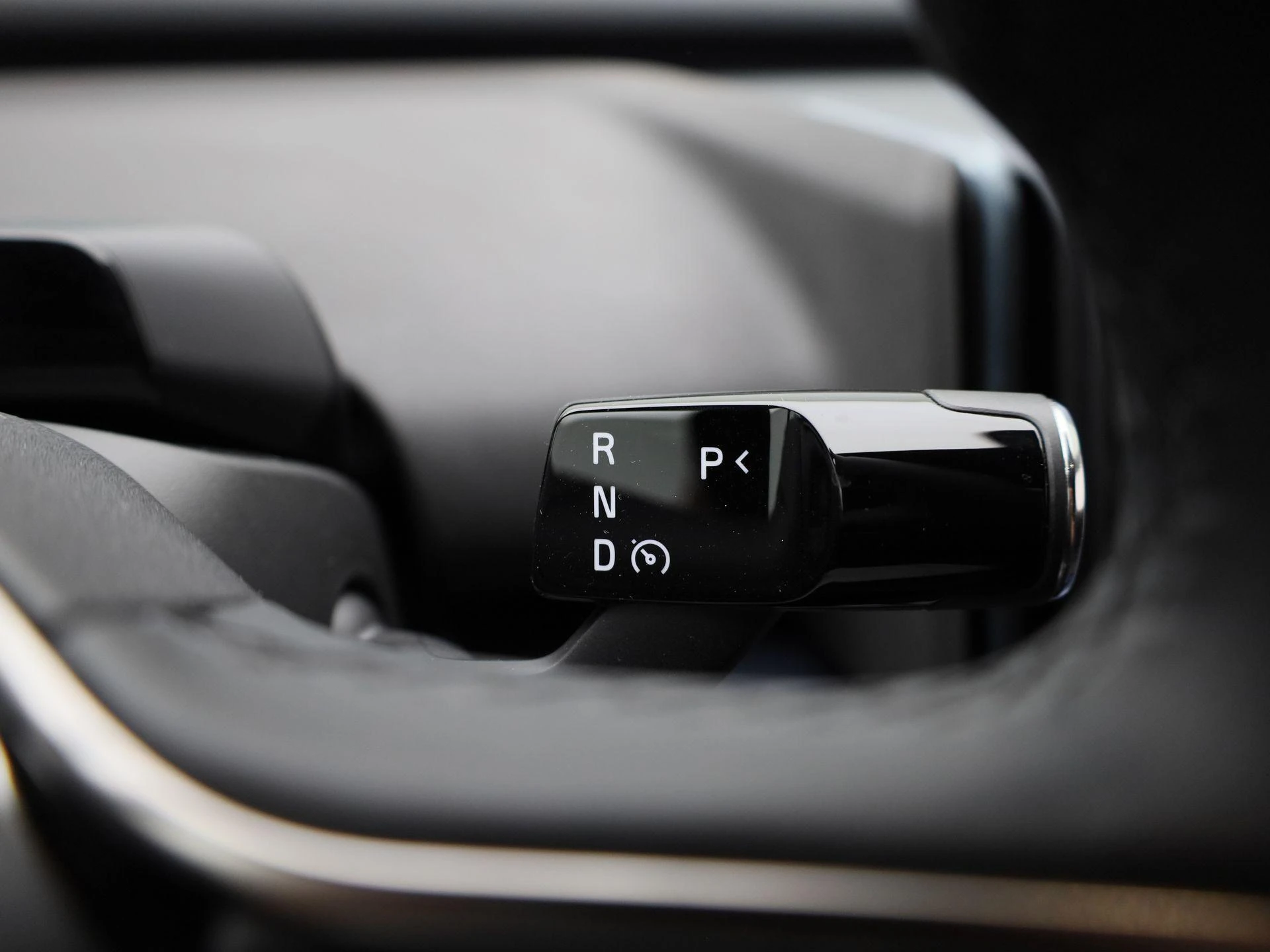 Volvo-EX30-image-18