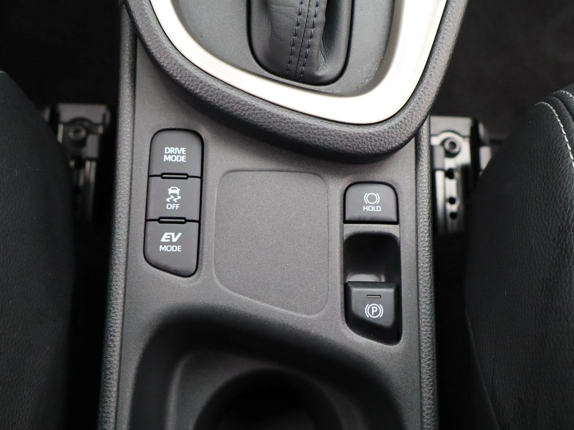 Toyota-Yaris Cross-image-25