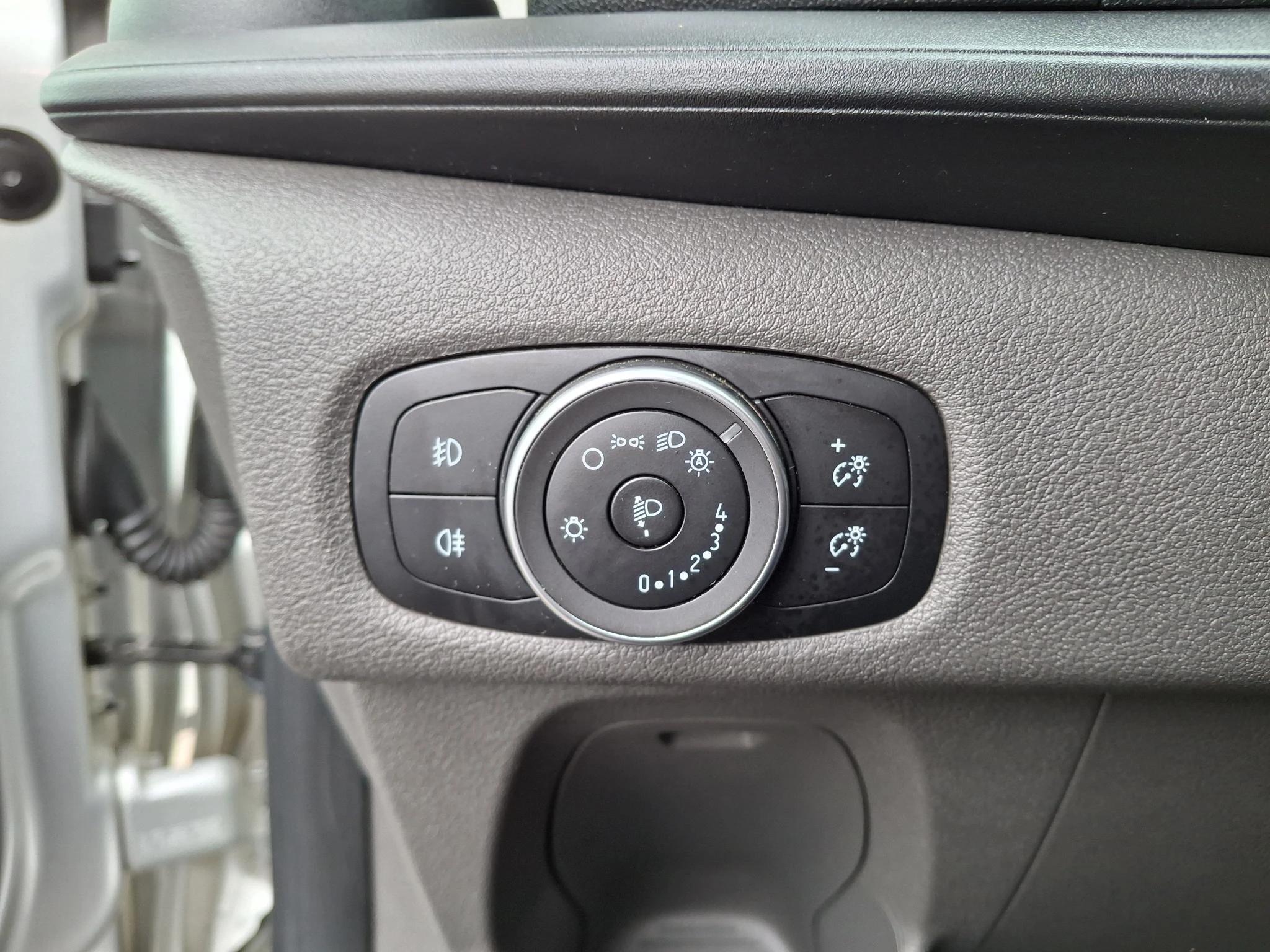 Ford-Transit Custom-image-14