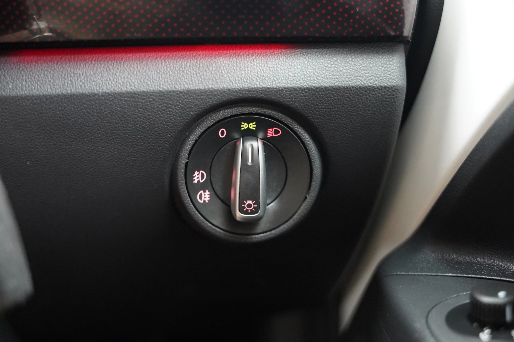 Volkswagen-up!-image-18