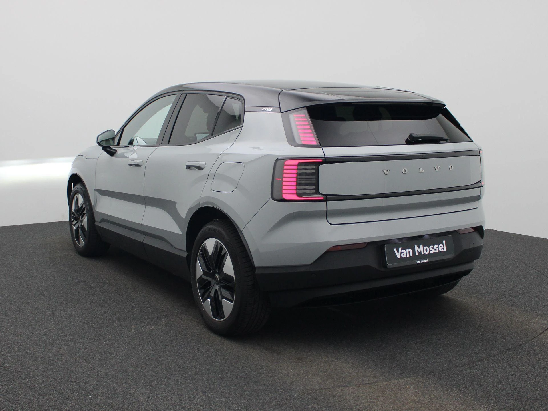 Volvo-EX30-image-1