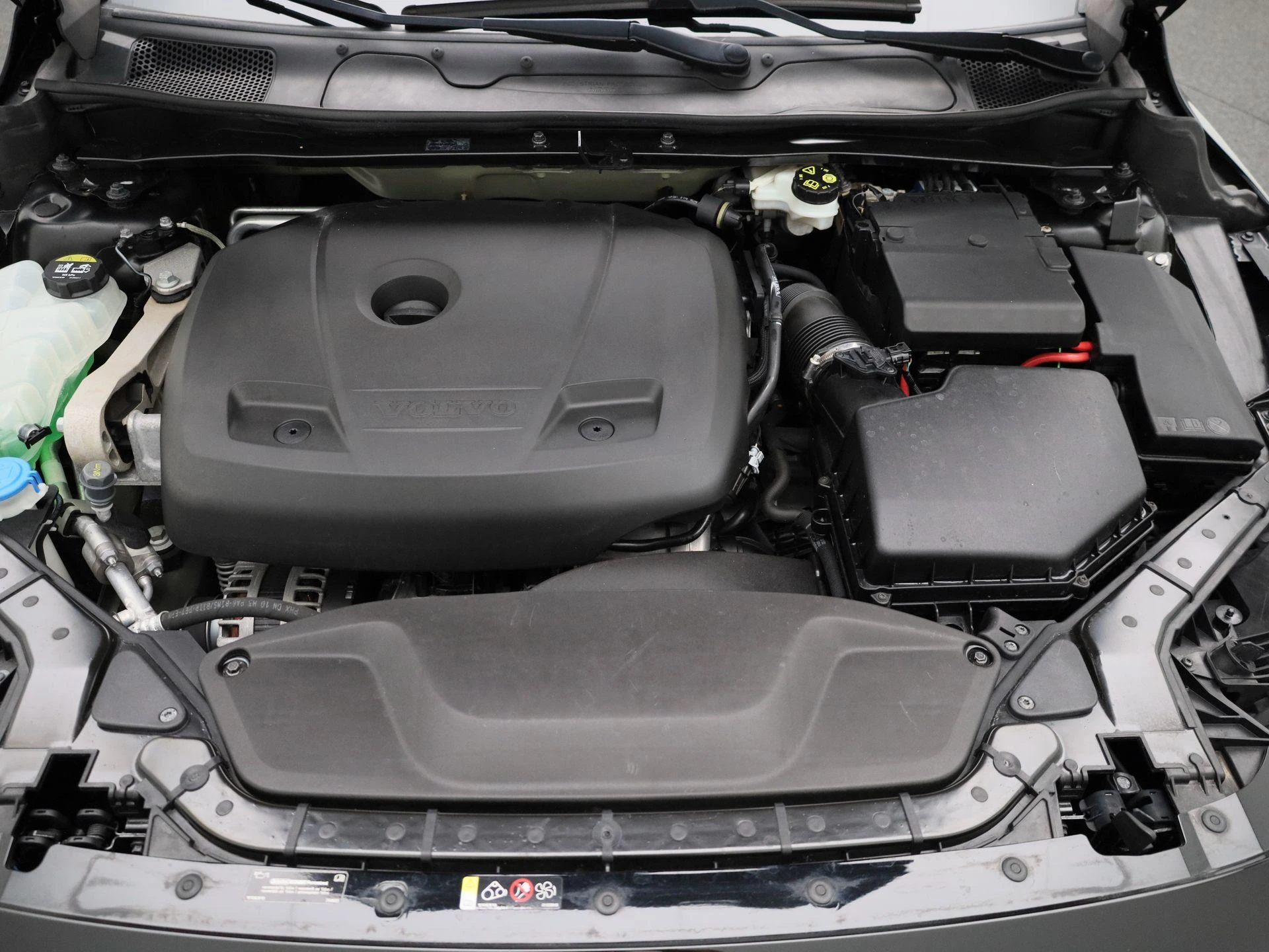 Volvo-V40-image-34