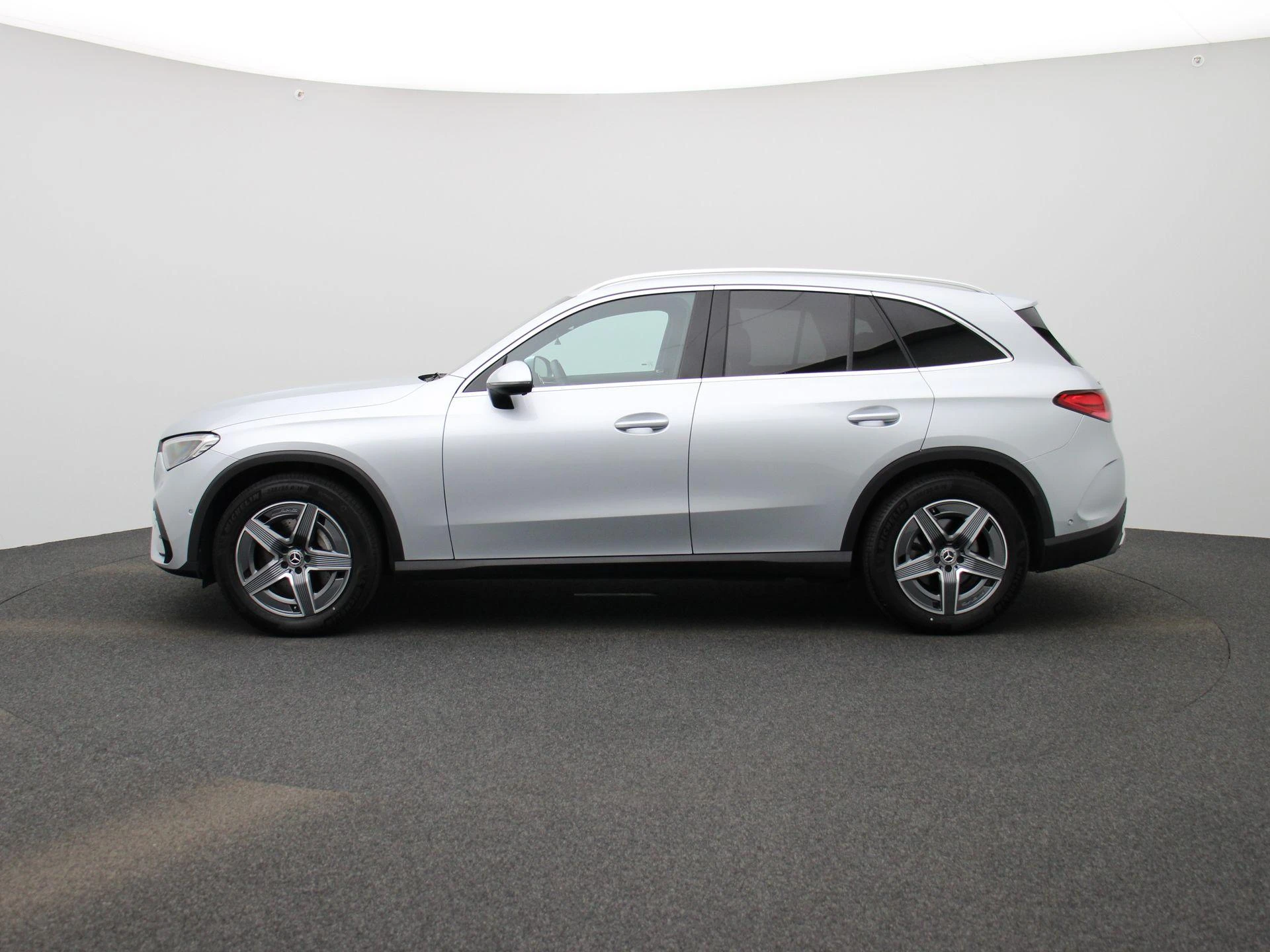 Mercedes-Benz-GLC-image-3