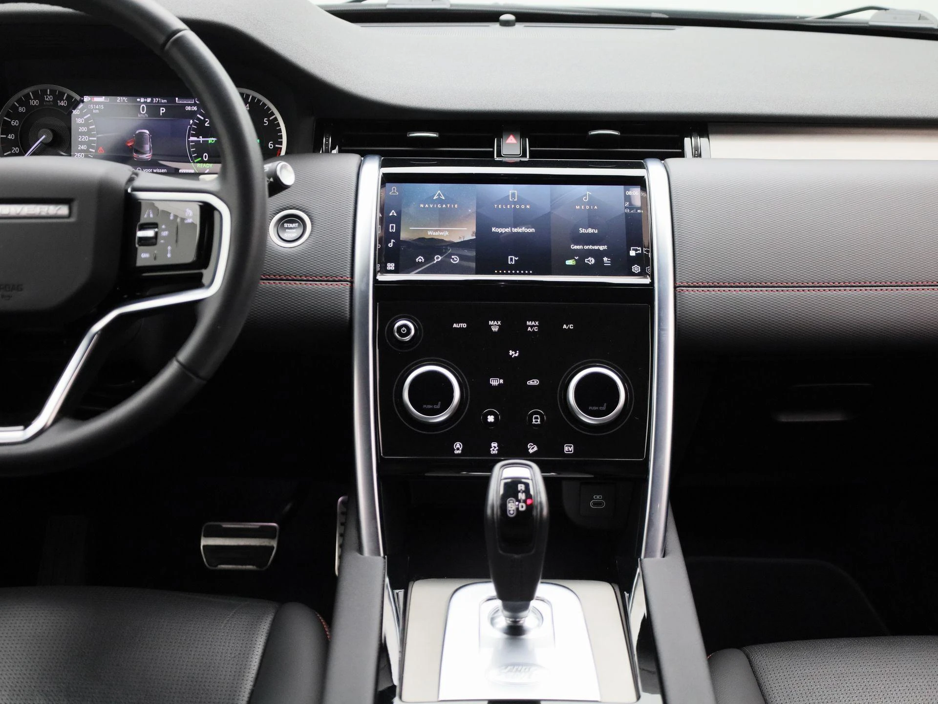 Land Rover-Discovery Sport-image-7