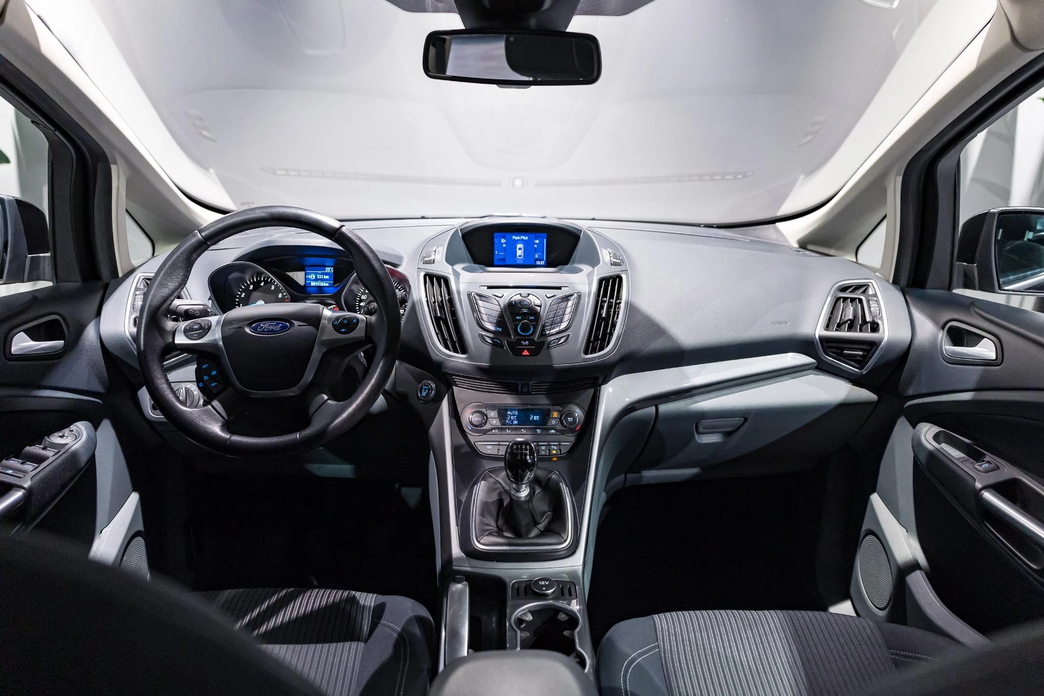 Ford-C-MAX-image-13