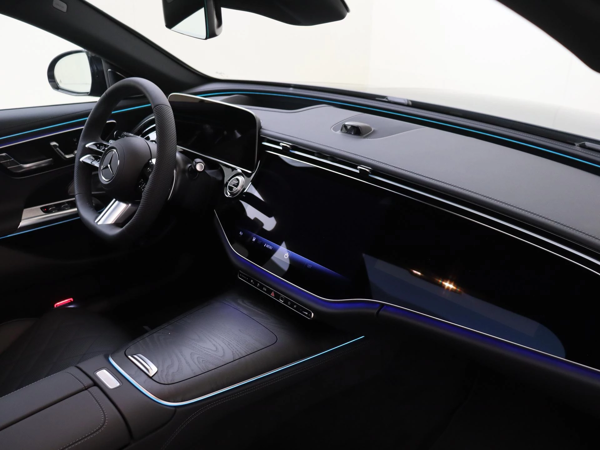 Mercedes-Benz-E-Klasse-image-4
