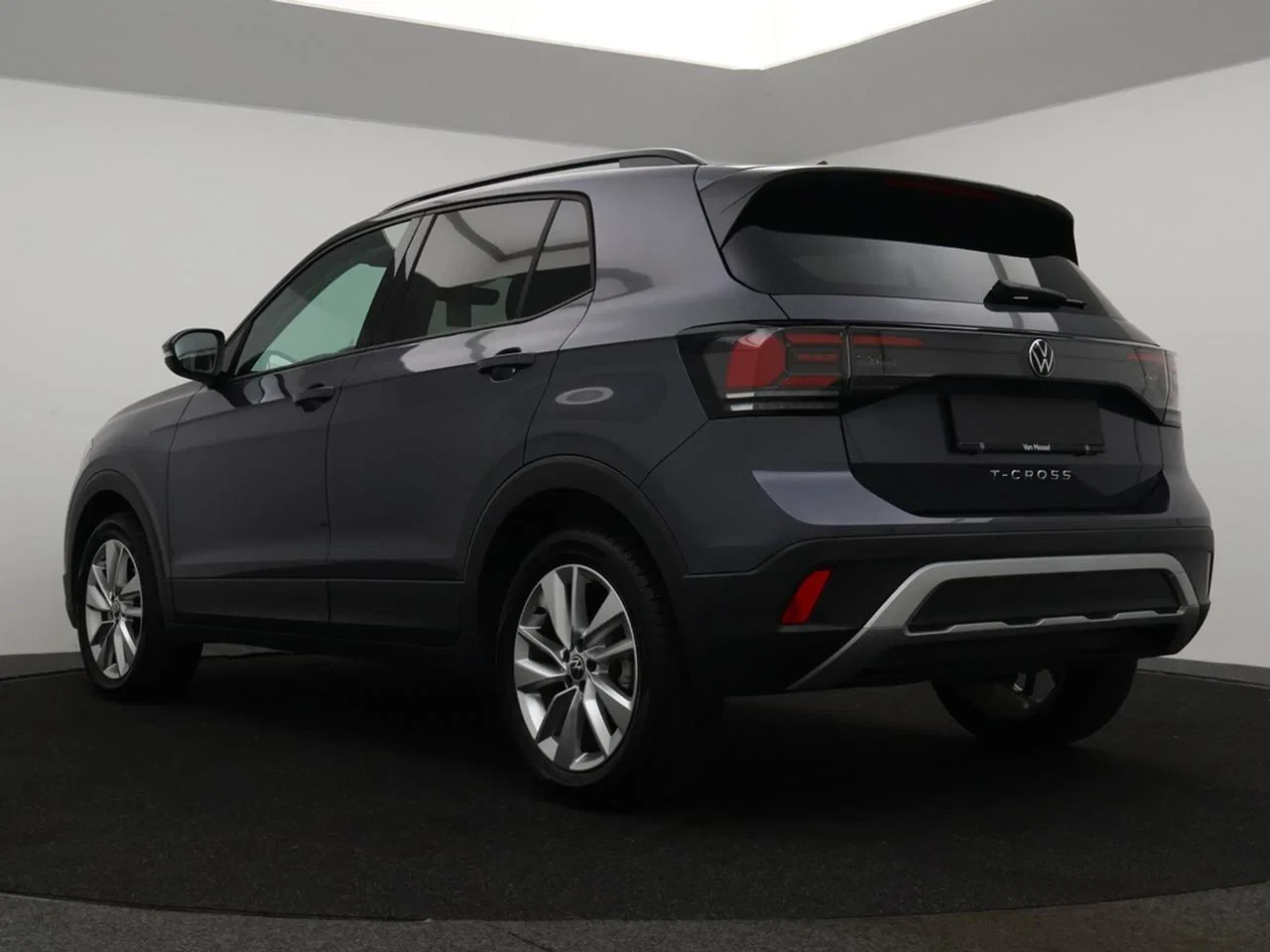 Volkswagen-T-Cross-image-3