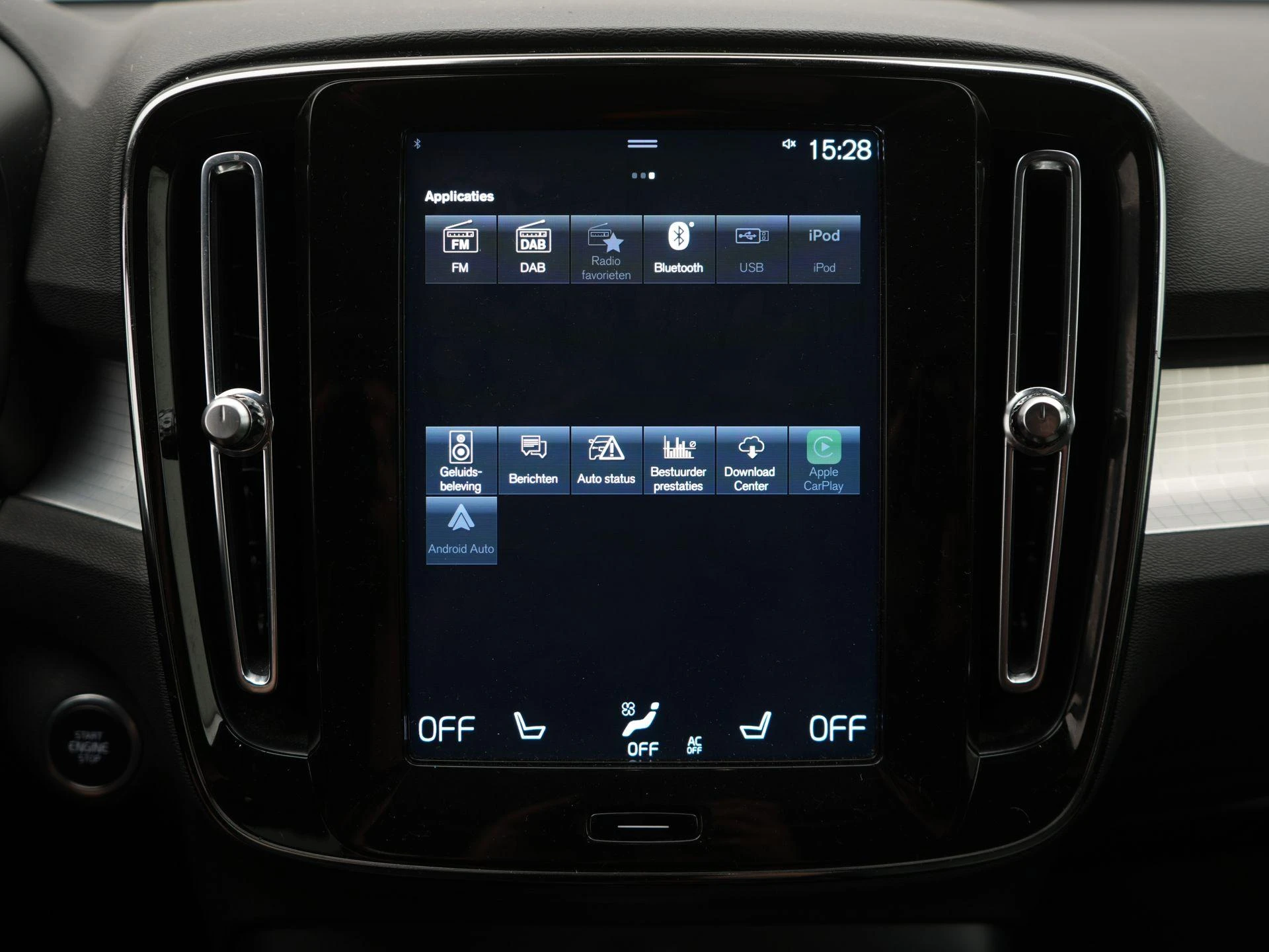 Volvo XC40 1.5 T4 Plug-in hybrid Plus Dark