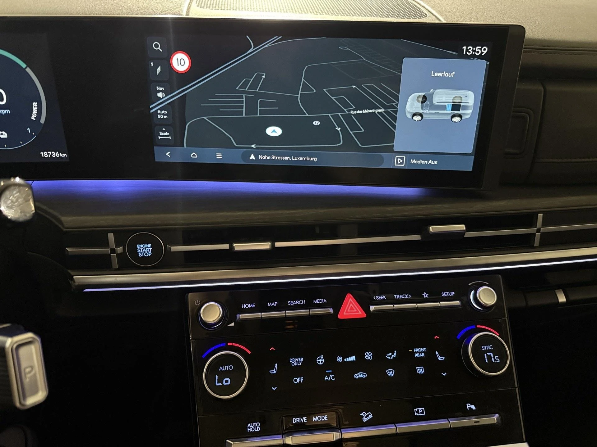 Hyundai-Santa Fe-image-2