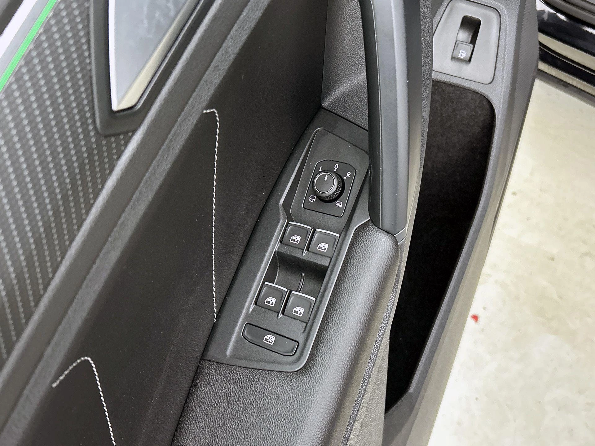 Volkswagen-Tiguan-image-28