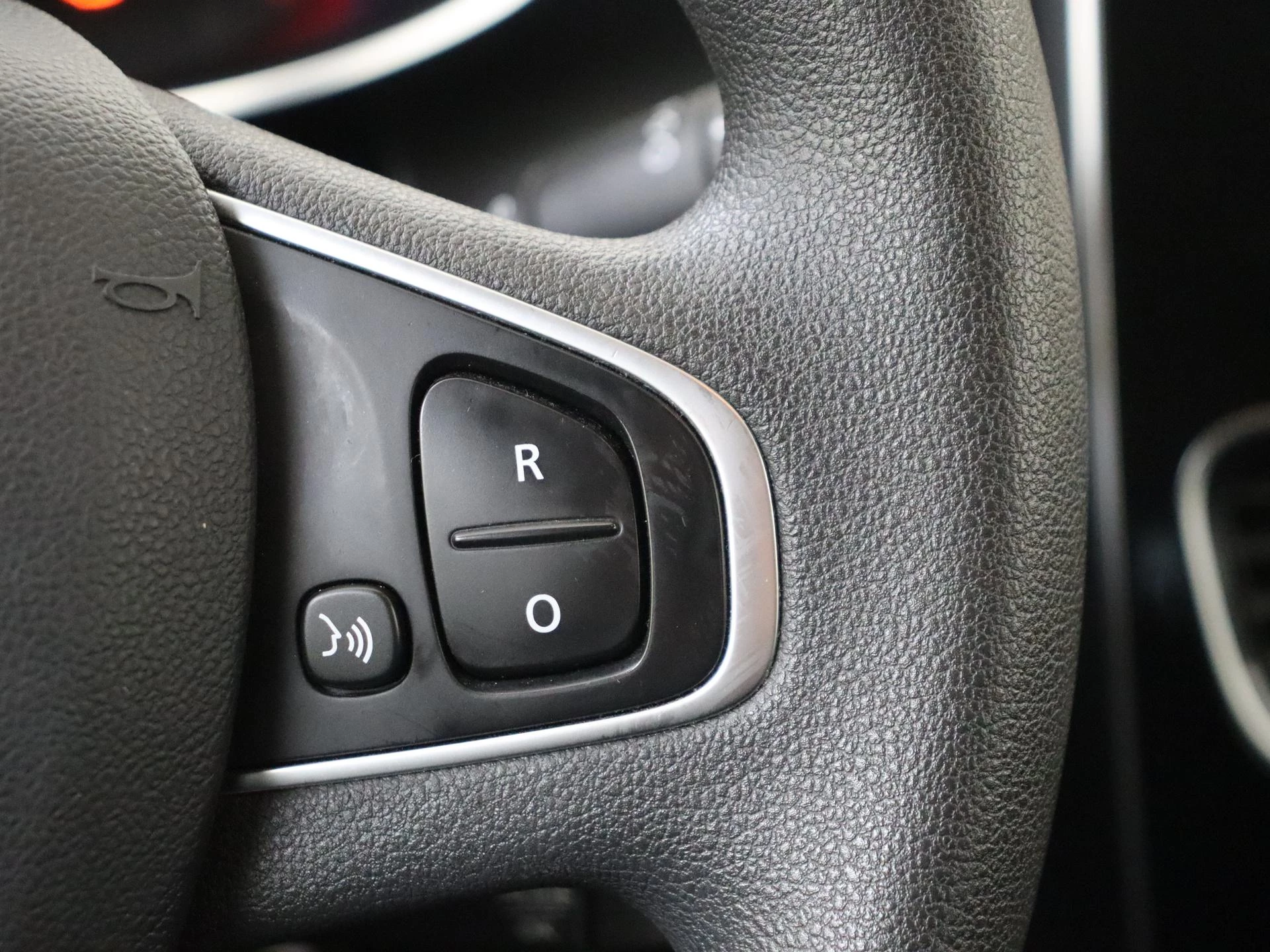 Renault-Clio-image-13