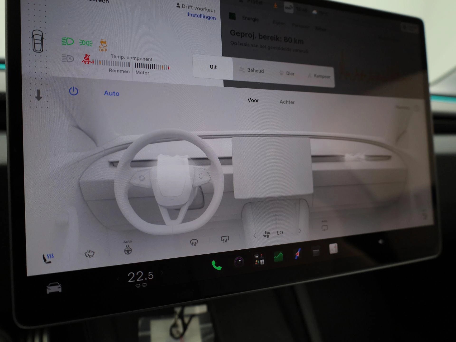 Tesla-Model 3-image-24