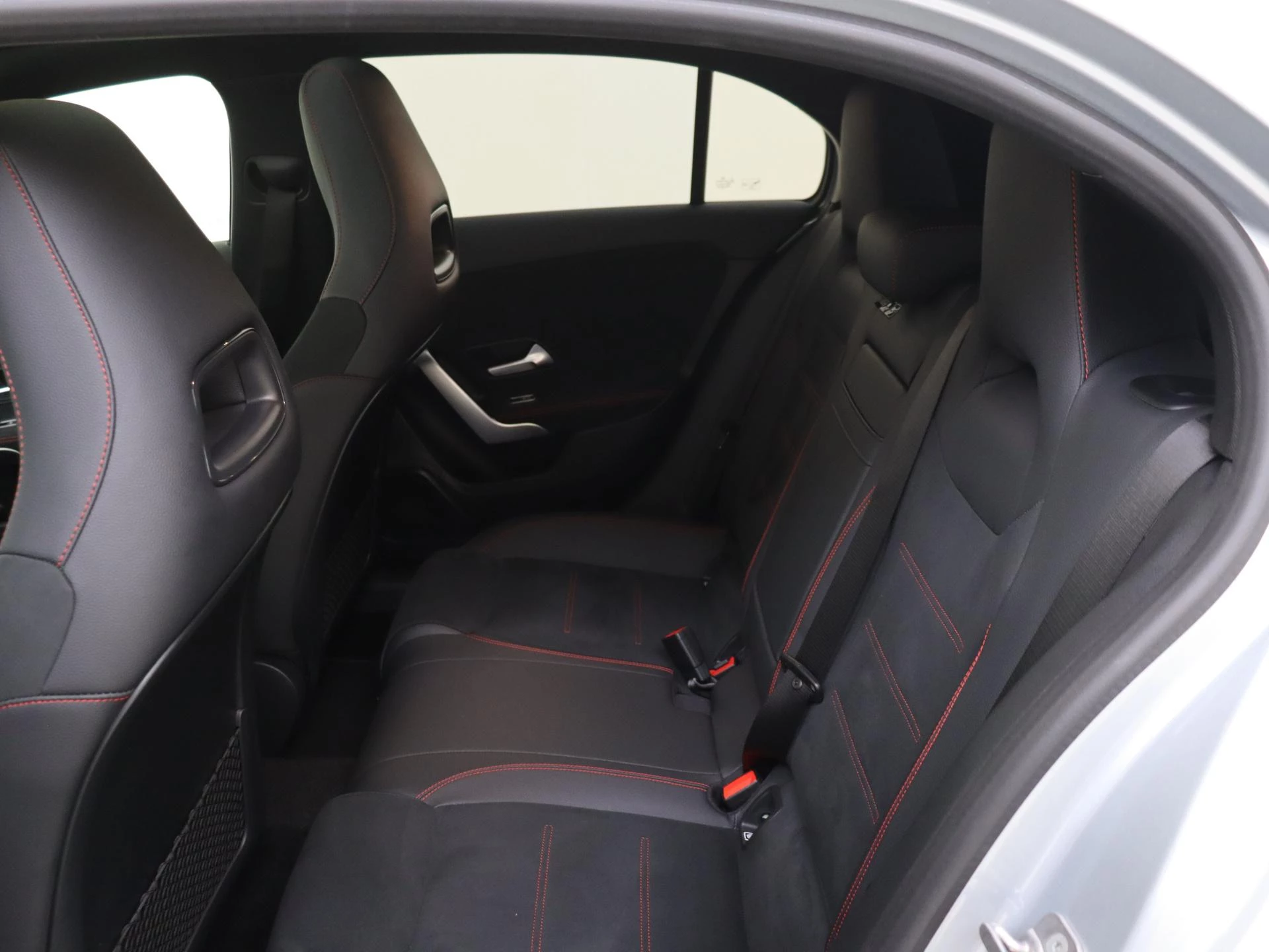 Mercedes-Benz-A-Klasse-image-12