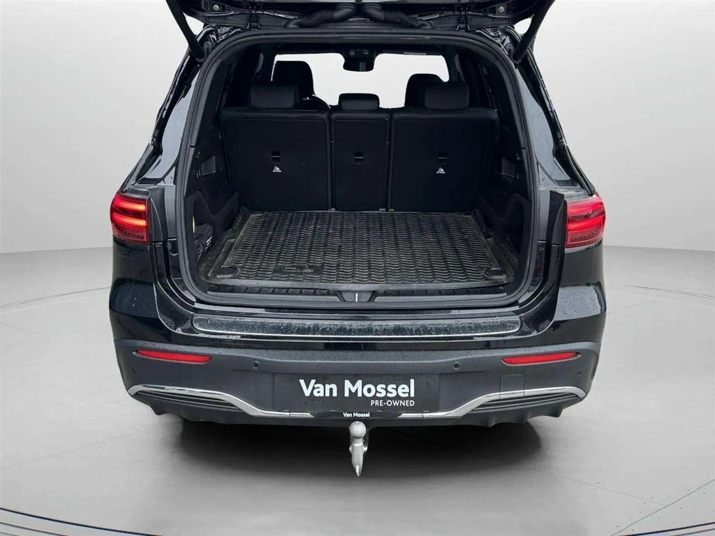 Mercedes-Benz-EQB-image-24