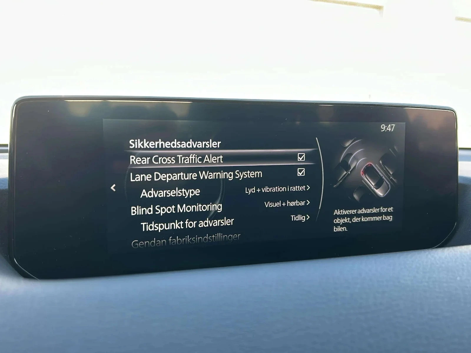 Mazda-MX-30-image-17