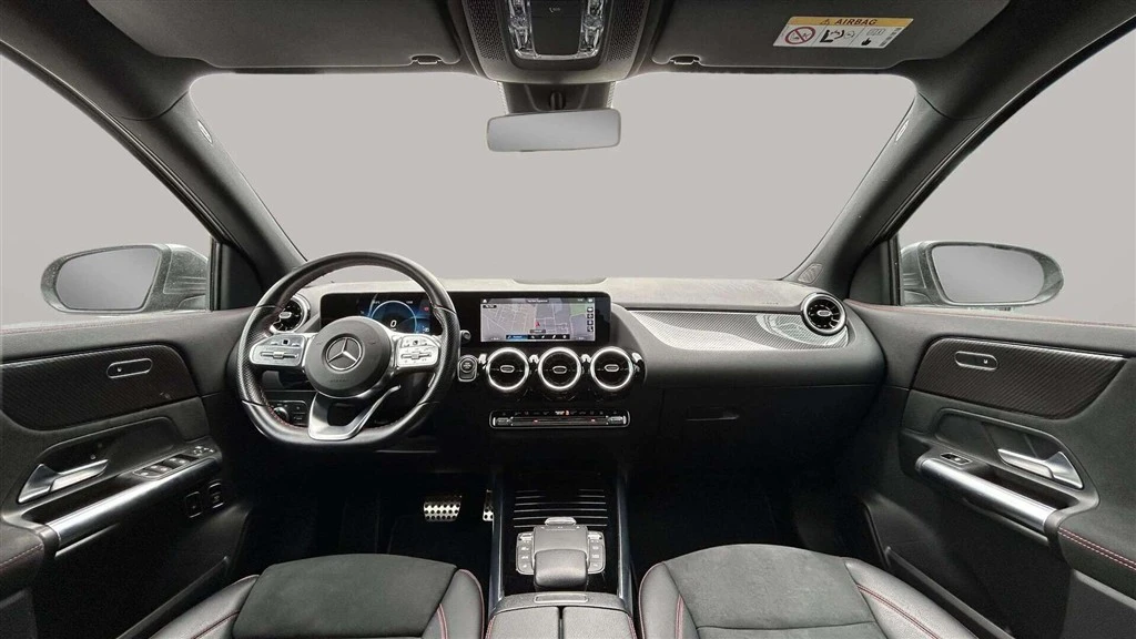 Mercedes-Benz-GLA-image-24